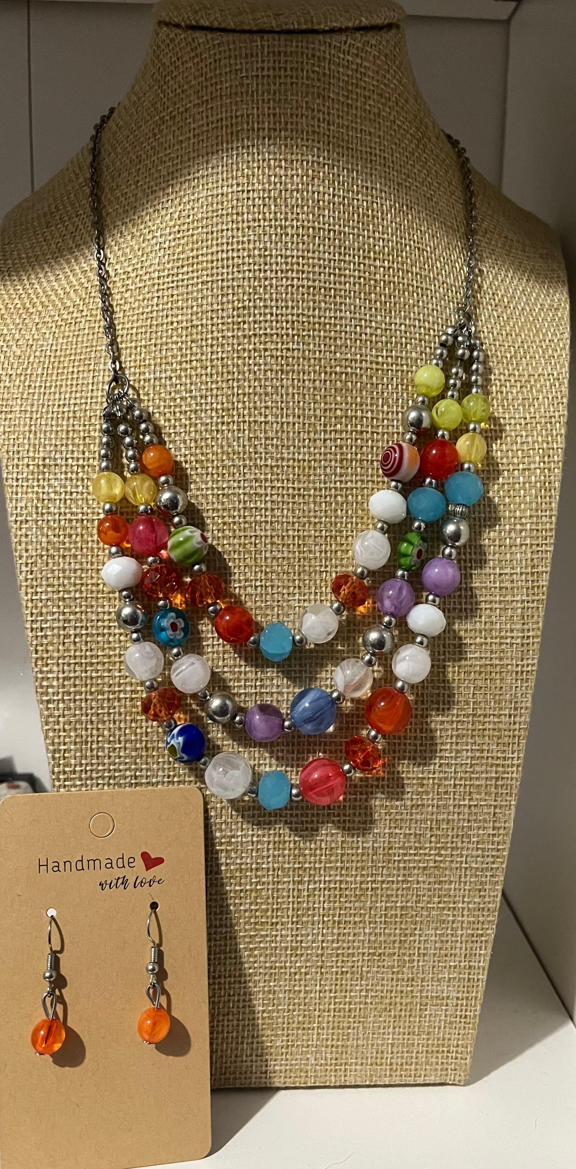 Collar de colores en plata con aretes