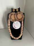 Set de collar puca con aretes de flor